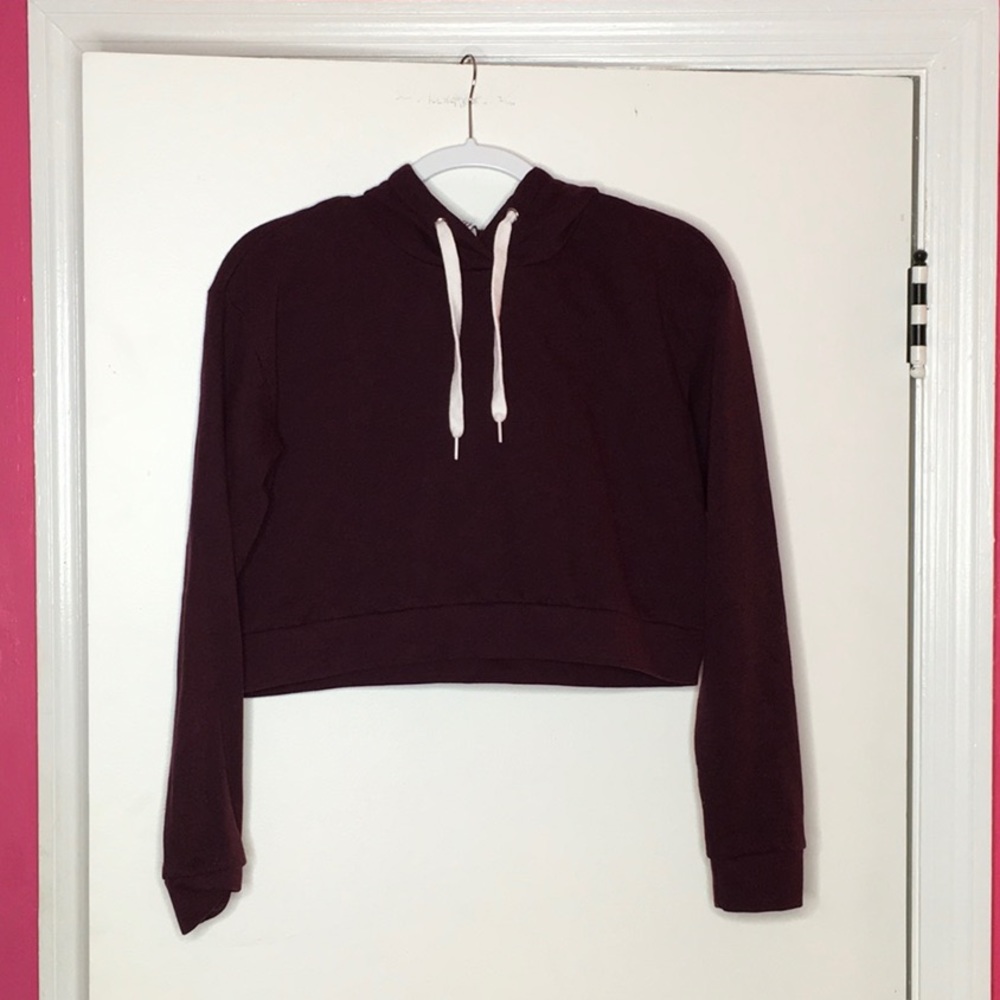 H&M | Burgundy cropped hoodie